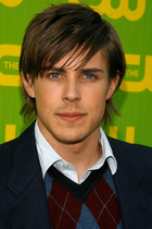 Chris Lowell : chris_lowell_1214411434.jpg