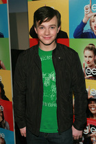 Chris Colfer : chriscolfer_1258804586.jpg