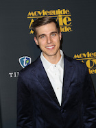 Cody Linley : cody-linley-1460918455.jpg