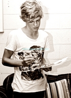 Cody Simpson : cody-simpson-1312735552.jpg