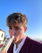 Corbyn Besson : corbyn-besson-1684604341.jpg