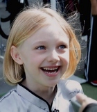 Dakota Fanning : ti4u_df_083005g1.jpg