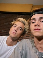 Daniel Seavey : TI4U1602176179.jpg