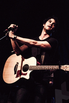 Darren Criss : darren-criss-1378658607.jpg