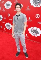 David Henrie : david_henrie_1223398662.jpg