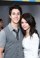 David Henrie : david_henrie_1223398699.jpg