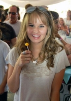 Debby Ryan : debbyryan_1252224673.jpg