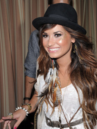 Demi Lovato : demi-lovato-1316112620.jpg