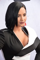 Demi Lovato : demi-lovato-1461185395.jpg