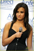 Demi Lovato : demi_lovato_1274568686.jpg