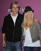 Derek Hough : TI4U1376585153.jpg