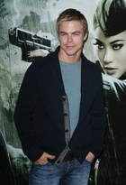 Derek Hough : derek-hough-1320323172.jpg