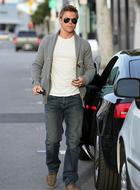 Derek Hough : derek-hough-1334879947.jpg