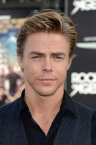 Derek Hough : derek-hough-1339480728.jpg