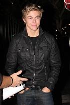 Derek Hough : derek-hough-1344198767.jpg