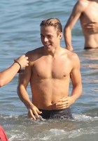 Derek Hough : derek-hough-1351785198.jpg