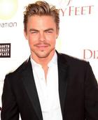 Derek Hough : derek-hough-1351805652.jpg