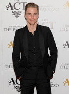 Derek Hough : derek-hough-1357099160.jpg