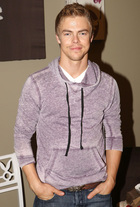 Derek Hough : derek-hough-1362999319.jpg