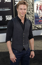 Derek Hough : derek-hough-1396348472.jpg