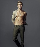 Derek Hough : derek-hough-1418511248.jpg