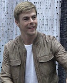 Derek Hough : derek-hough-1436739081.jpg