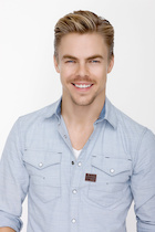 Derek Hough : derek-hough-1459376186.jpg