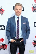 Derek Hough : derek-hough-1474326047.jpg