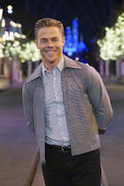 Derek Hough : derek-hough-1490160196.jpg