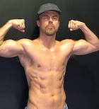 Derek Hough : derek-hough-1519698040.jpg