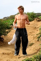 Derek Hough : derekhough_1281463956.jpg