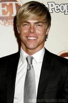 Derek Hough : derekhough_1281565444.jpg