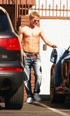 Derek Hough : derekhough_1286485607.jpg