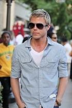 Derek Hough : derekhough_1295636147.jpg