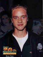 Devon Sawa : sawa402.jpg