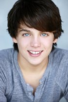 Dylan Sprayberry : dylan-sprayberry-1371052556.jpg