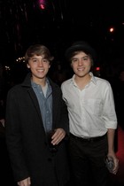 Dylan Sprouse : TI4U_u1299345494.jpg