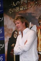 Edward Speleers : edward_speleers_1164390641.jpg