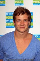 Edward Speleers : edward_speleers_1281350520.jpg