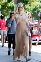 Elle Fanning : elle-fanning-1401988087.jpg