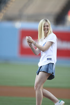 Elle Fanning : elle-fanning-1402070293.jpg