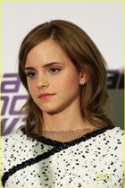 Emma Watson : emma_watson_1275101153.jpg