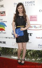 Erin Sanders : erinsanders_1265499885.jpg