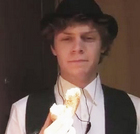 Evan Peters : evan-peters-1330001118.jpg