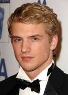 Freddie Stroma : freddiestroma_1257631066.jpg