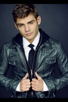 Garrett Clayton : garrett-clayton-1374694837.jpg