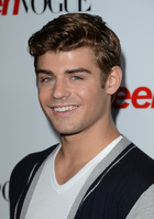 Garrett Clayton : garrett-clayton-1405342954.jpg