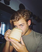 Garrett Clayton : garrett-clayton-1471302001.jpg