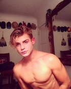 Garrett Clayton : garrett-clayton-1471556161.jpg