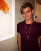 Garrett Clayton : garrett-clayton-1471644001.jpg